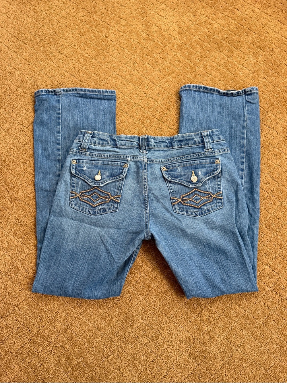Aeropostale low rise bootcut embroidered jeans women’s size 9/10 short Y2K